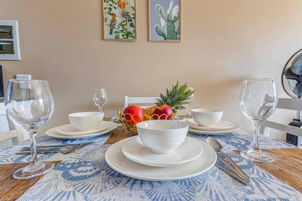 Food and drinks, Decorative detail, Dining area, Food
