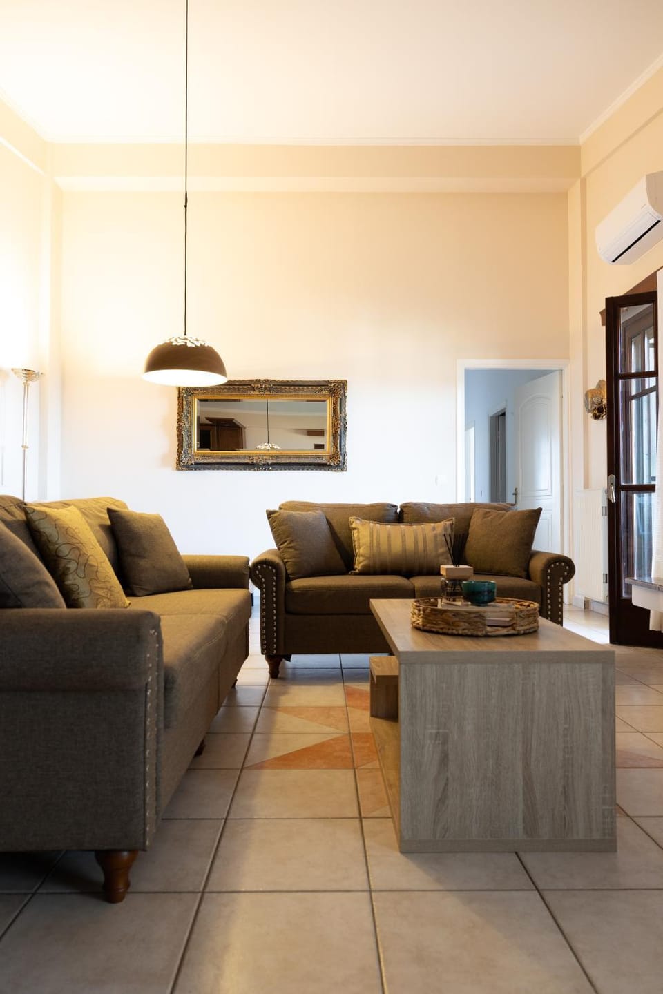 TheA Upper Blue Apartment in Messenia