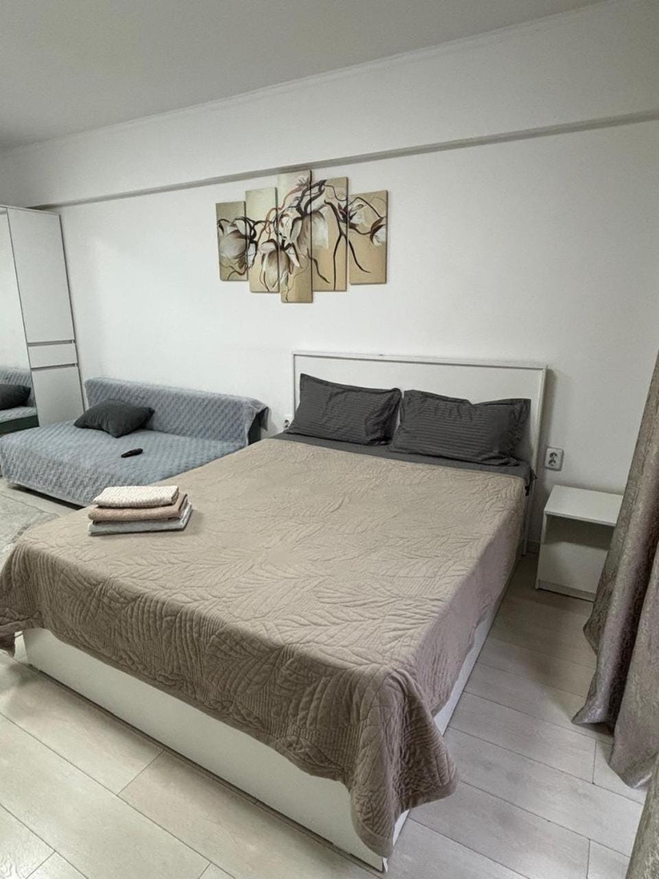Большая однокомнатная квартира в ЖК ТЕРЕМКАХ Apartment in Almaty
