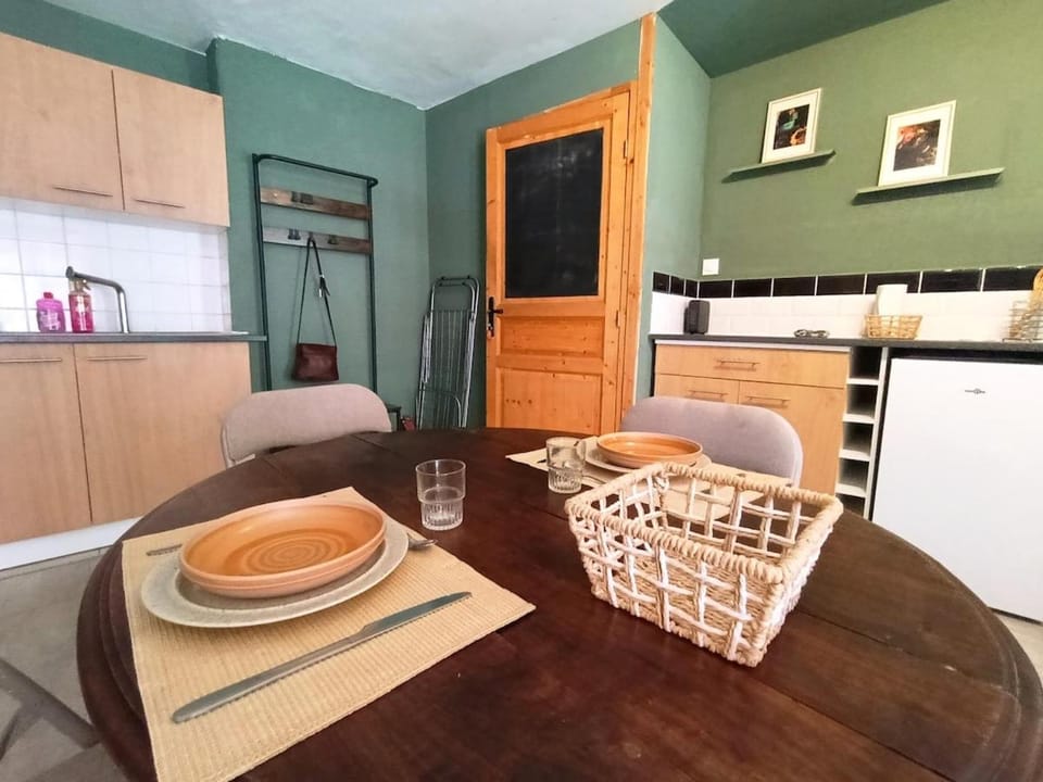 Appartement cosy tout équipé centre d'Olliergues Apartment in Auvergne-Rhône-Alpes