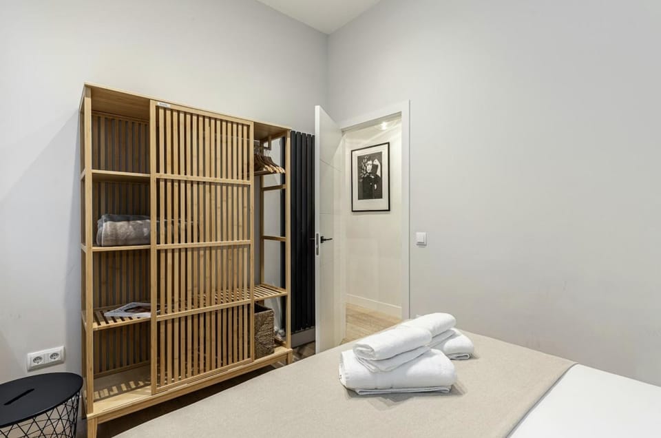 Bed, Photo of the whole room, Bedroom, towels, wardrobe
