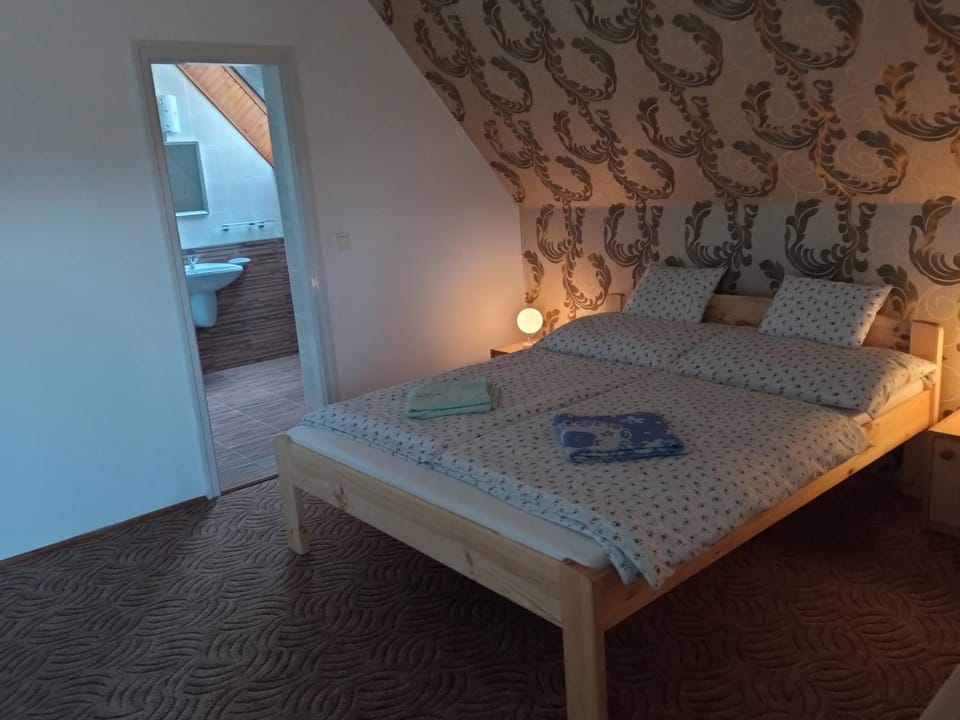 Bed, Photo of the whole room, Bedroom, Sunrise