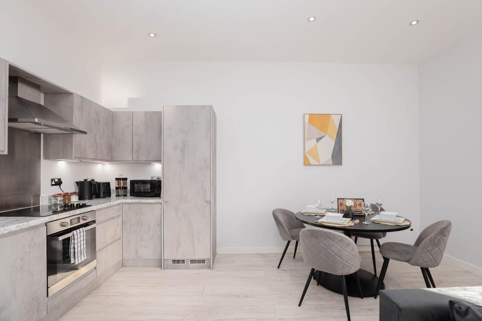 Dining area, kitchen