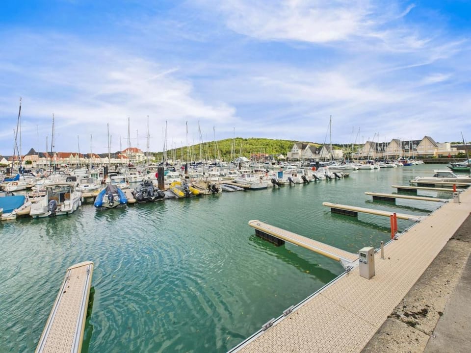 1-Bedroom Apartment in Port-Guillaume Apartment in Cabourg