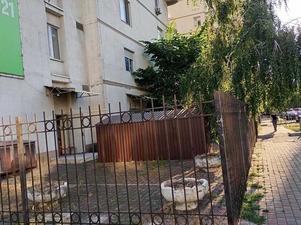 Property building, Street view