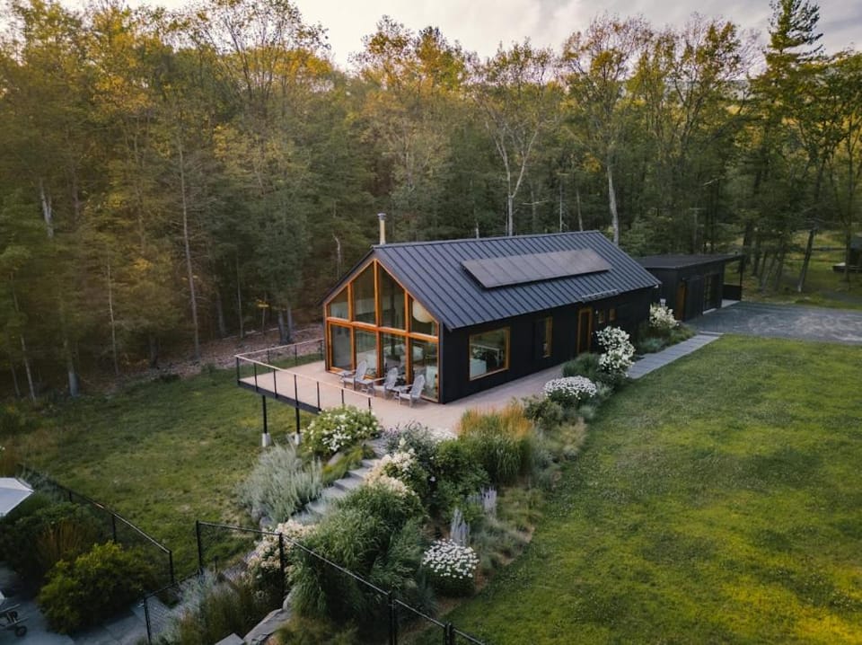 Home Sweet Hudson A Retreat Hudson Woods House in Olive