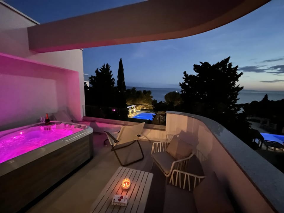 Hot Tub, Balcony/Terrace, Sunset