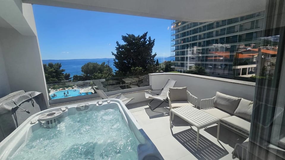 Hot Tub, Balcony/Terrace
