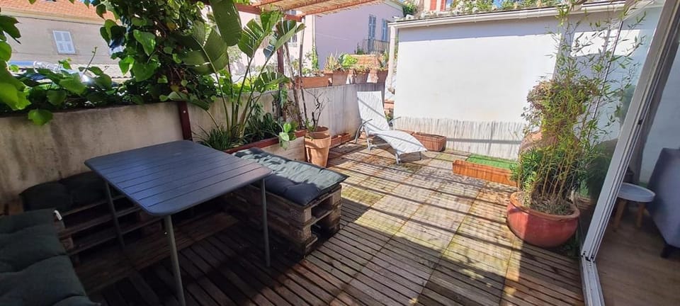 Patio, Day, Garden, Balcony/Terrace, Balcony/Terrace, Dining area, Garden view
