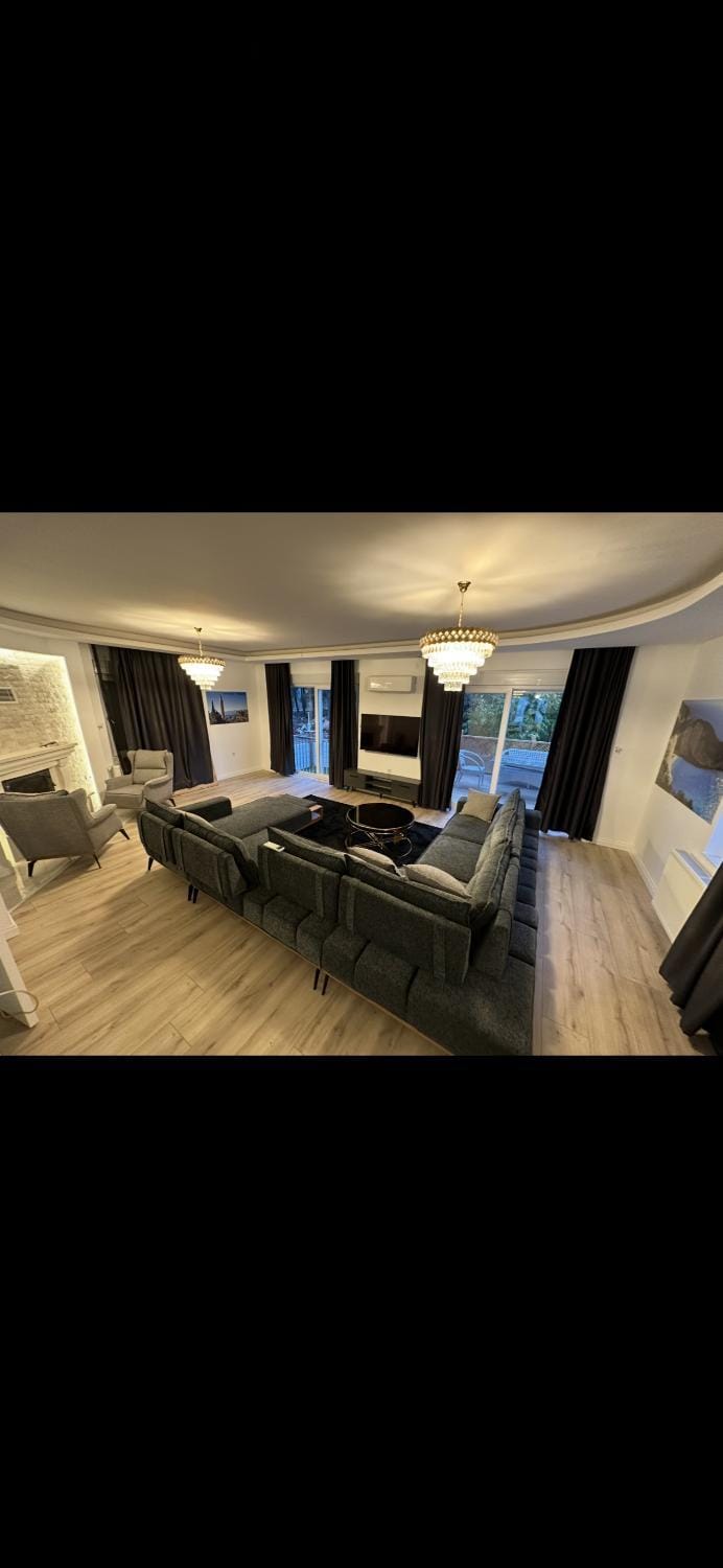 Sakin bir muhit, merkeze yakın tatil köyü, VİLLA House in Antalya