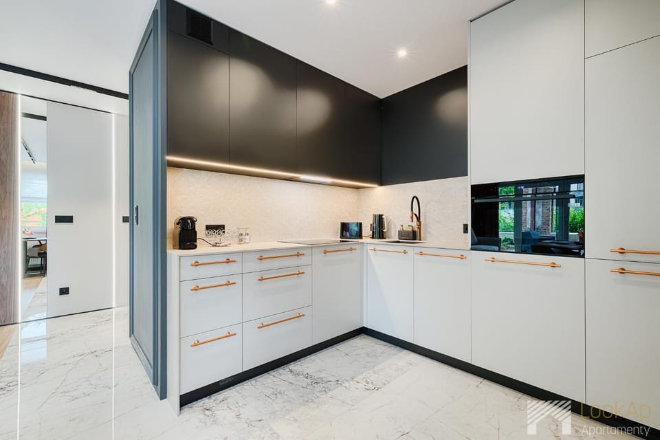 Coffee/tea facilities, Kitchen or kitchenette, stove, toaster