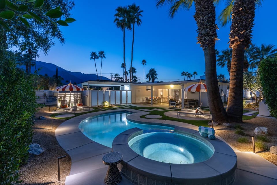 Mid-Century Oasis House in Palm Springs