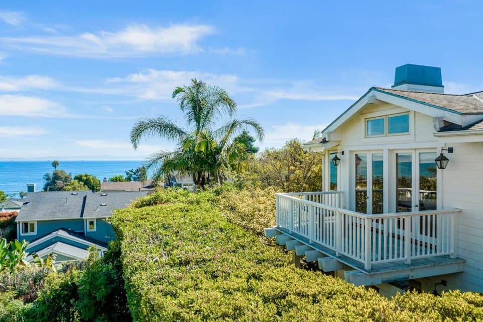 A Golden Getaway House in Summerland