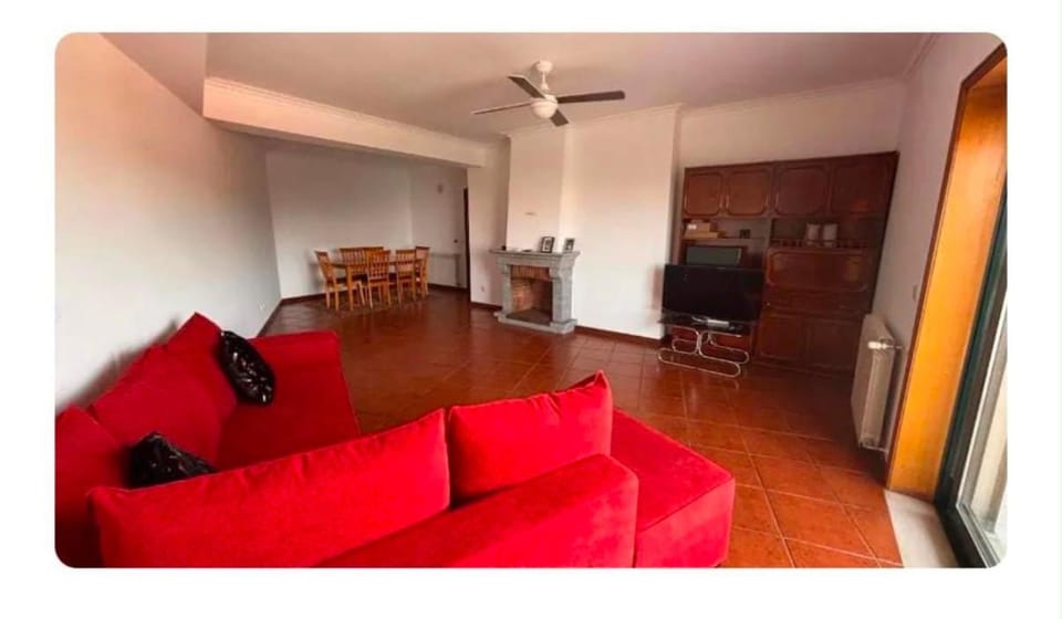 Quarto de solteiro com varanda em viseu Bed and Breakfast in Portugal