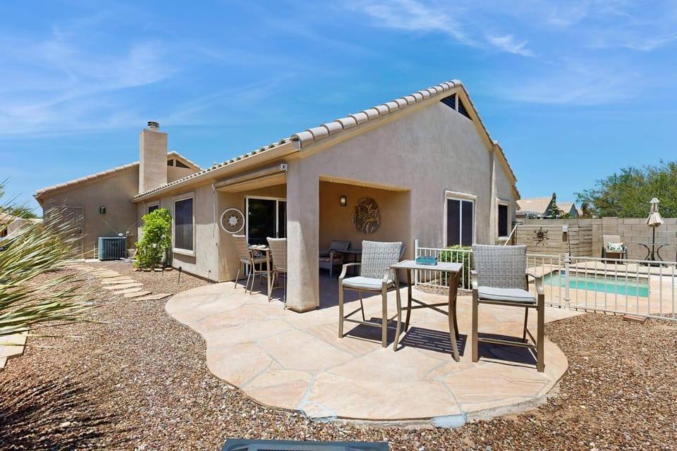 Desert Moon Oasis House in Oro Valley