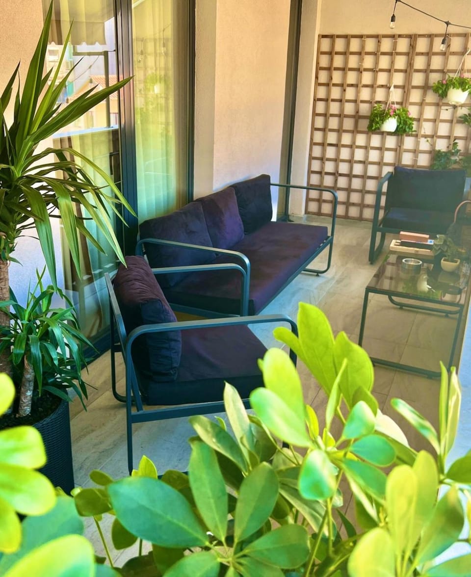 Tirana Veranda Apartment - Free Private Parking Apartment in Tirana