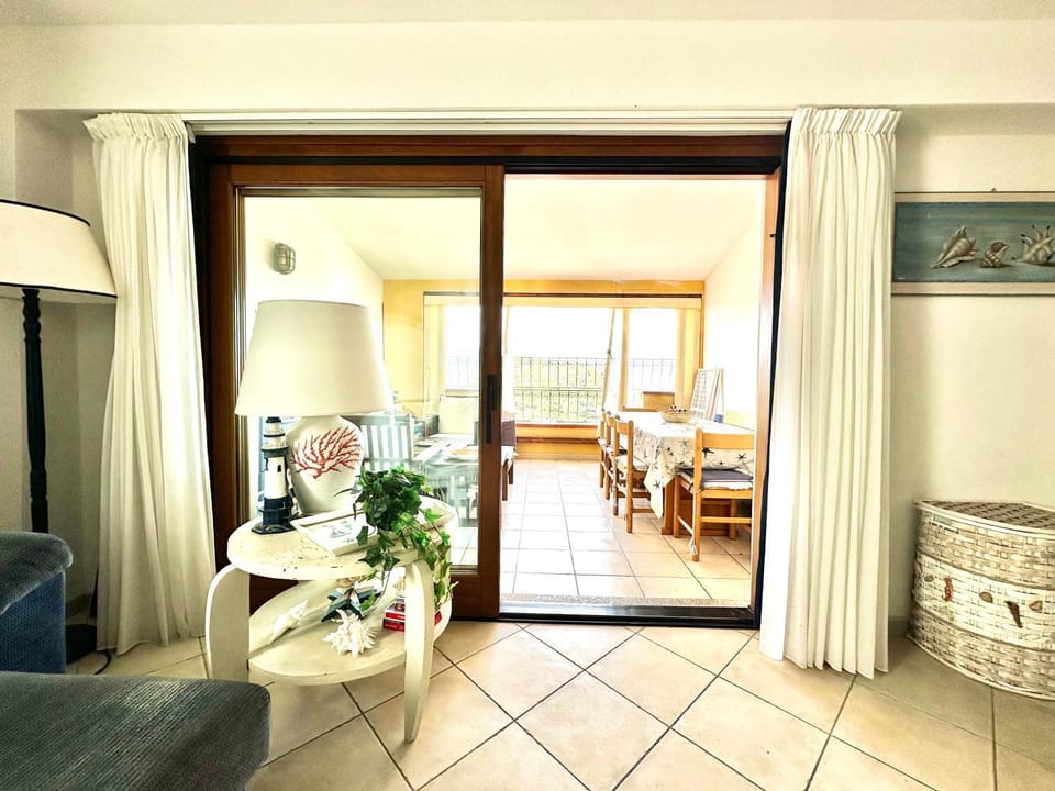 SHELL Rena Bianca House in Santa Teresa Gallura