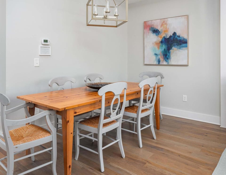Walk Everywhere 12BR Retreat 3 Pools Sleeps 24 House in Folly Beach
