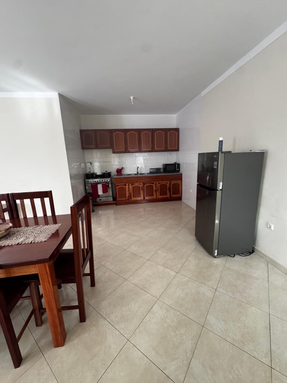 Kitchen or kitchenette, Dining area, oven