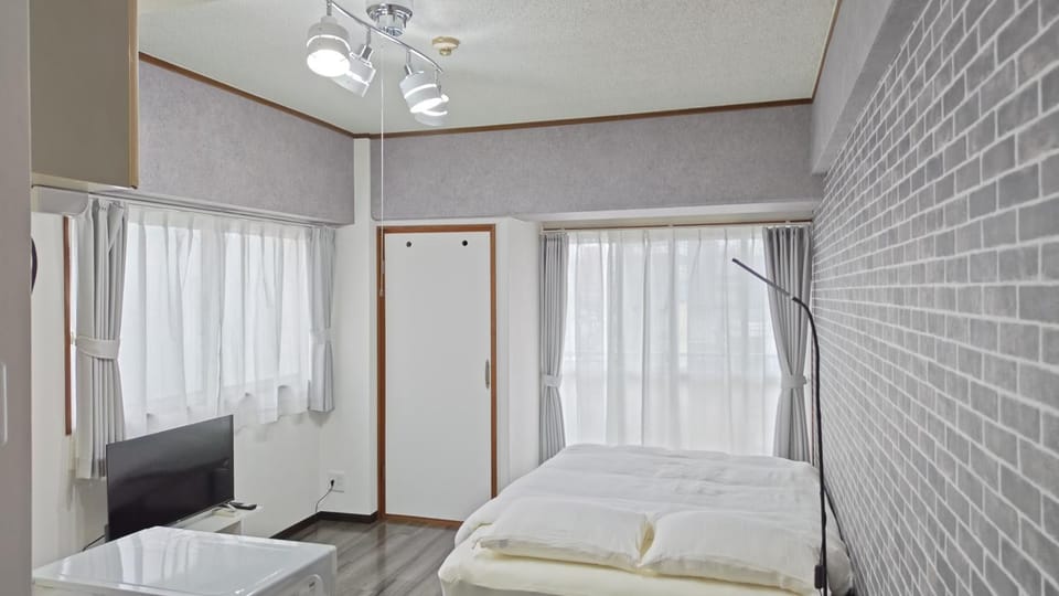 Photo of the whole room, Bedroom