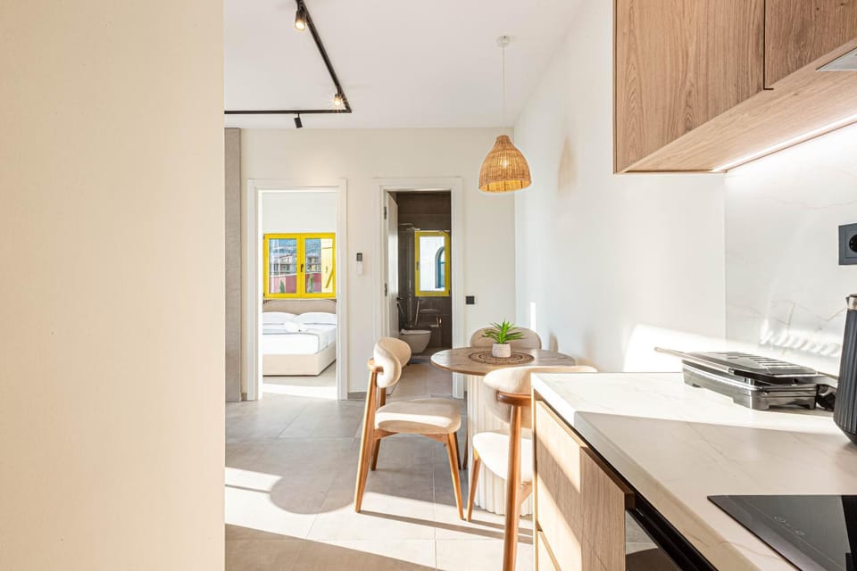 Santorini Dream 2 Apt w Parking, Kitchen and Sunset, Sea View - Drymade Apartment in Vlorë County, Albania