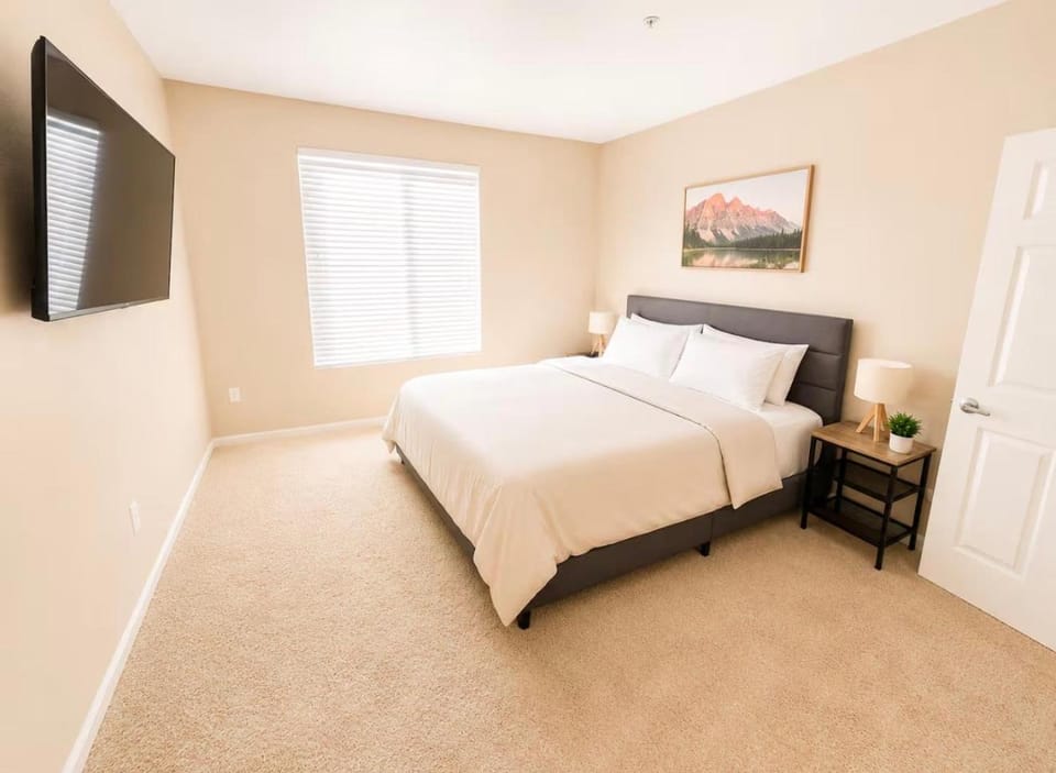 2bd 2bth Marina Del Rey Apt Apartment in Culver City