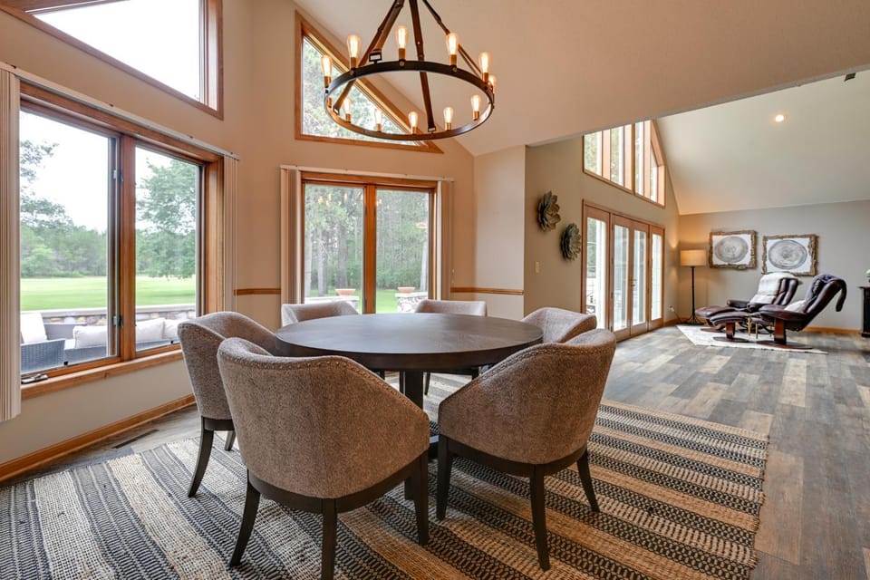 Spacious Lake Arrowhead Home on the Golf Course House in Wisconsin
