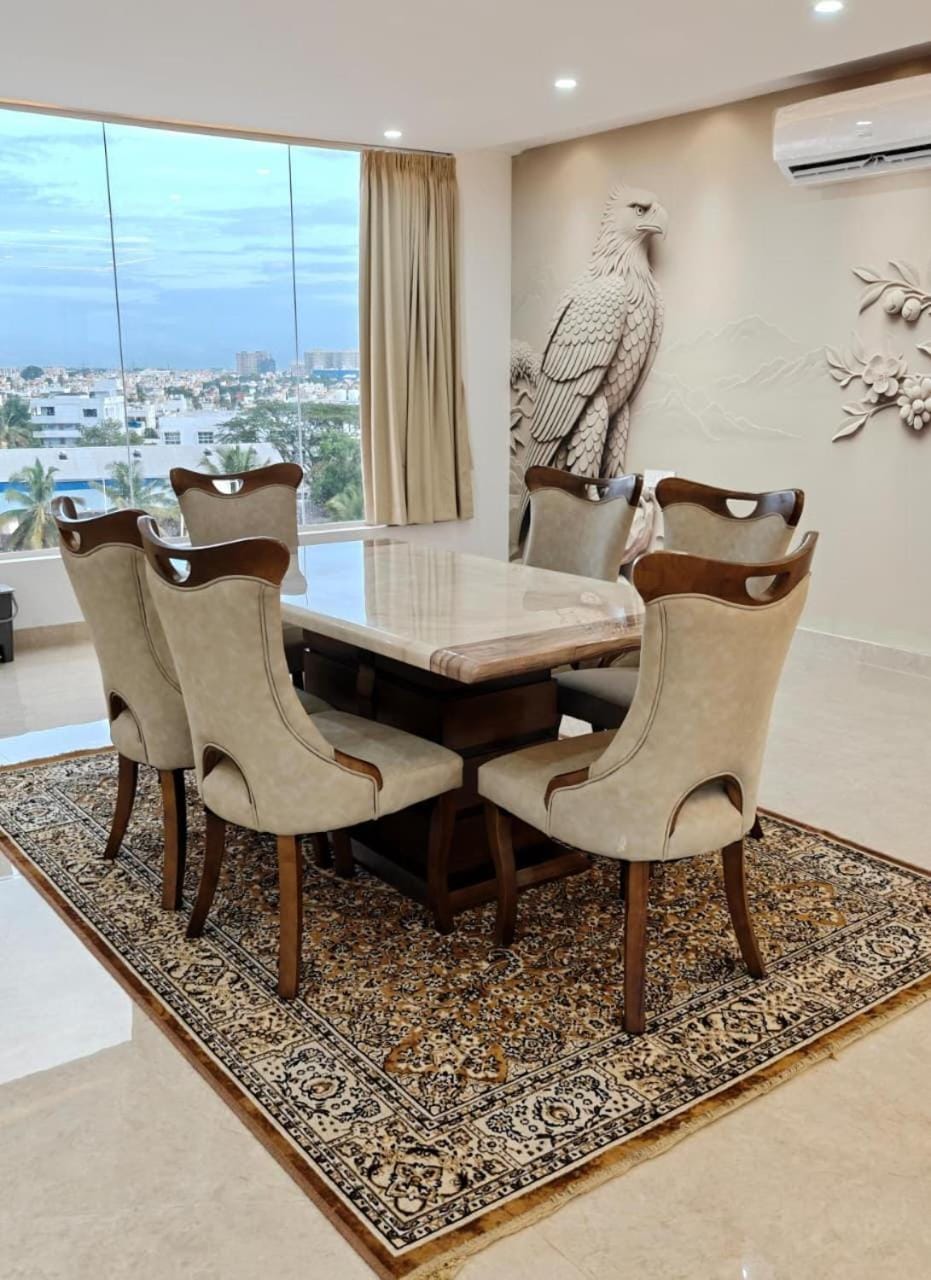 Kitchen or kitchenette, Dining area, Diving