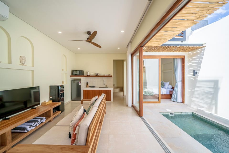 TV and multimedia, Seating area, Pool view, Swimming pool