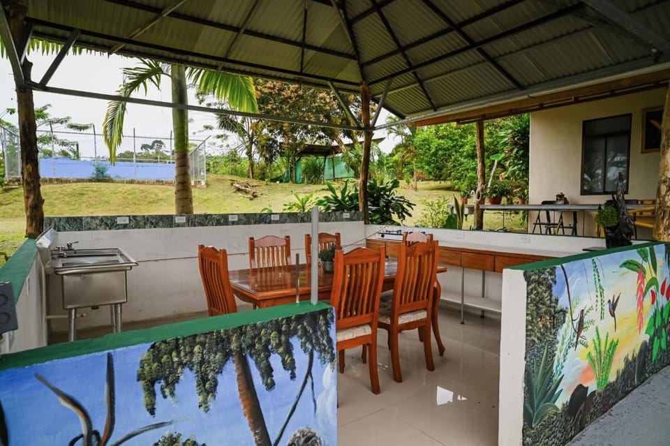 Living room, Dining area, Garden view