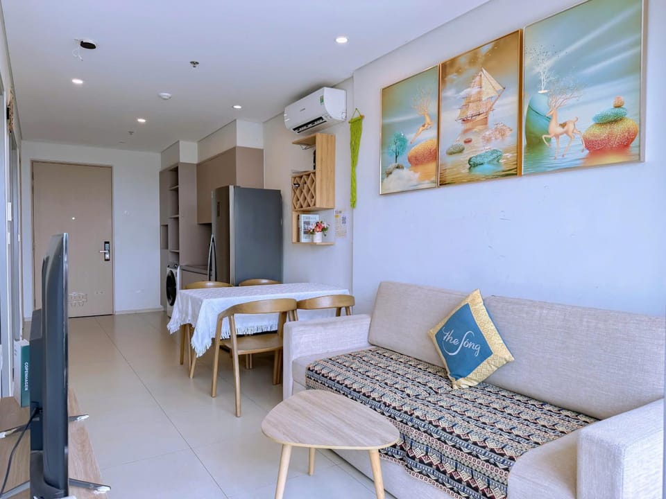 Living room, Seating area, air conditioner