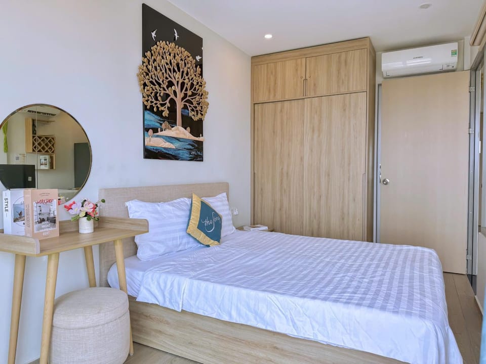 Bed, Bedroom, air conditioner