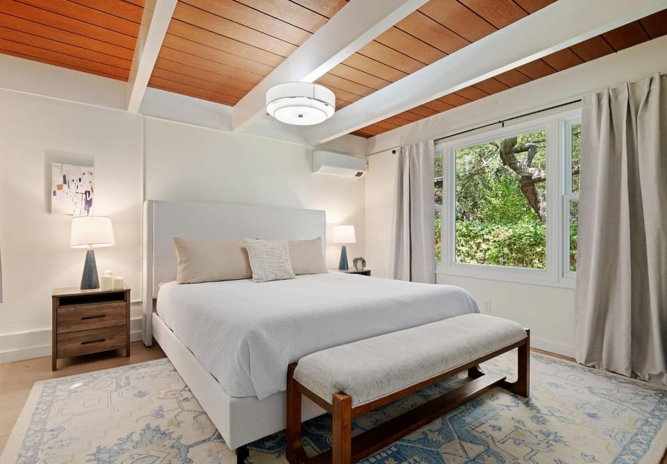 Oak Tree Hideaway House in Montecito