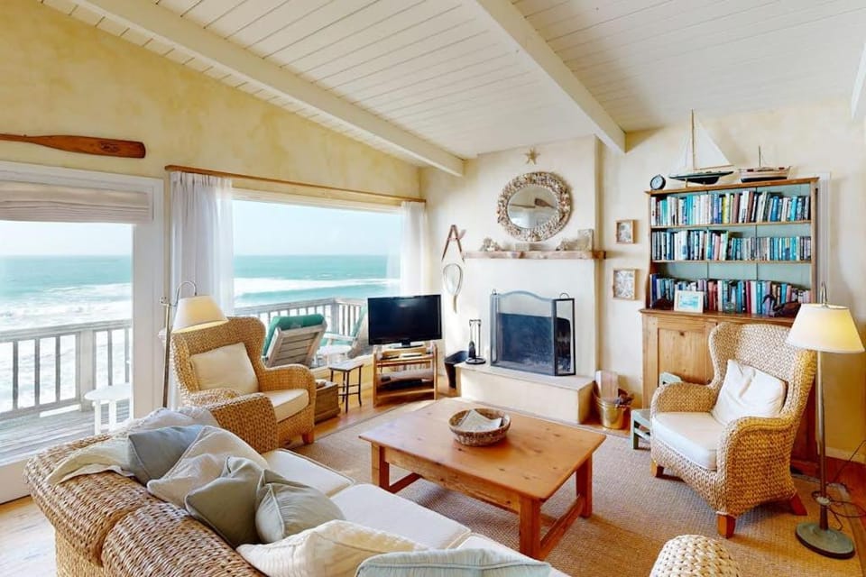 Oceanfront Dream House in Cayucos