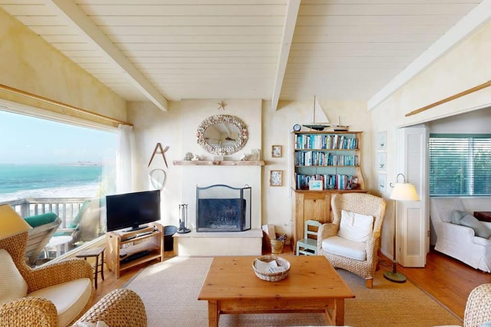Oceanfront Dream House in Cayucos