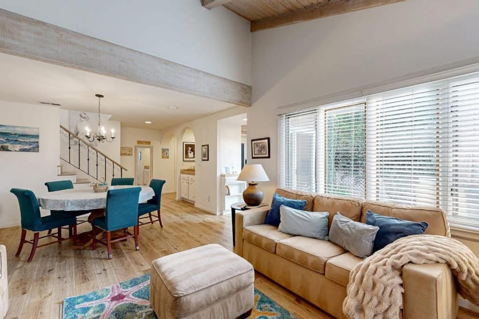 Sunny's Santa Barbara Beach House House in Montecito