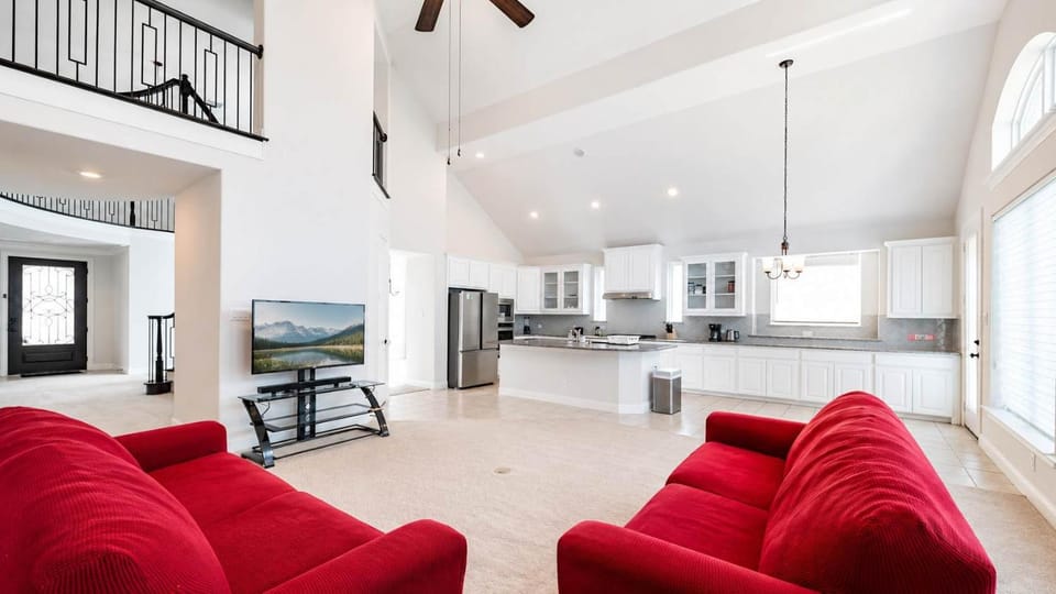 Aubrey 5BR Group Stay - Yard Garage & Fireplace House in Little Elm