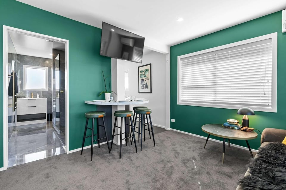 Winifreds Apartments - By Superior Stays Apartment in Hamilton