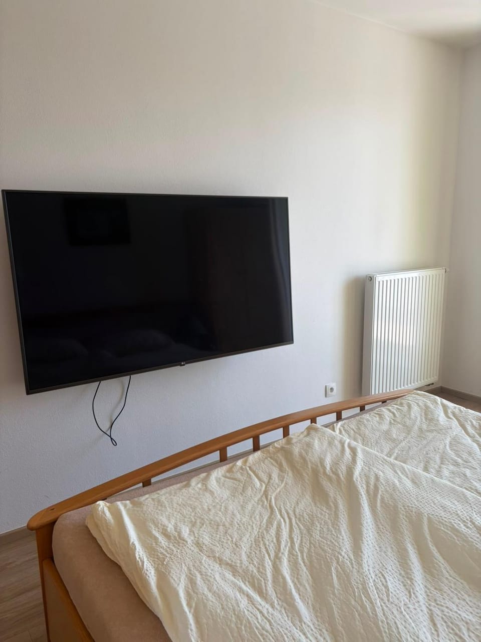 Bed, TV and multimedia, Evening entertainment