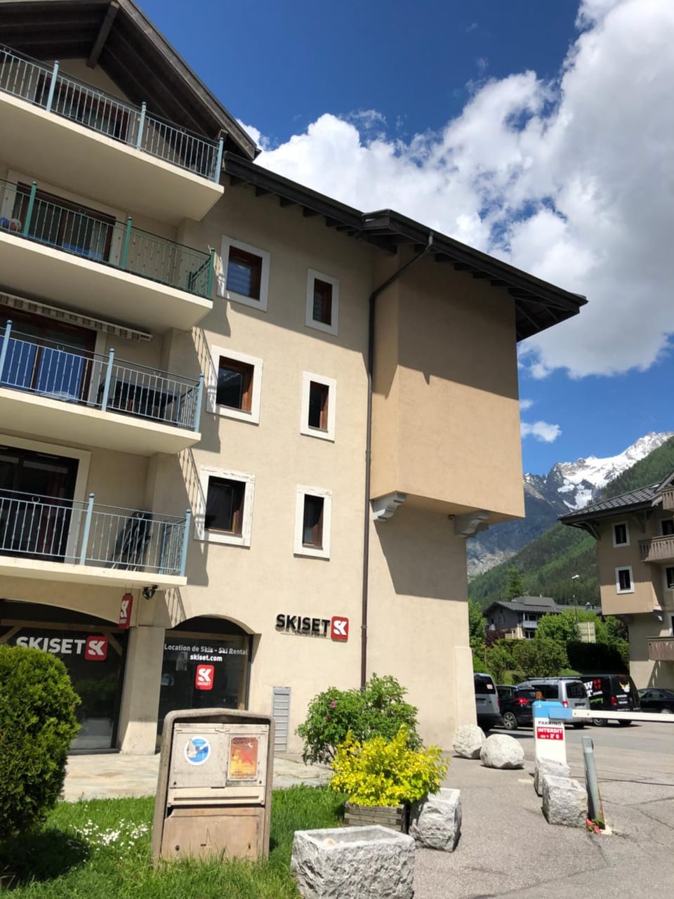 Property building, Parking