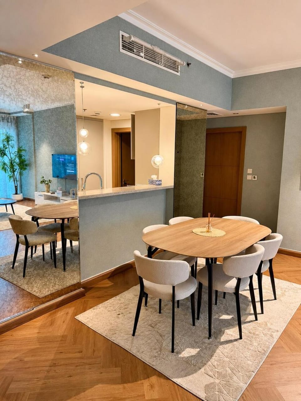 Rovostays Elegant Urban Stay with Burj Views Apartment in Dubai