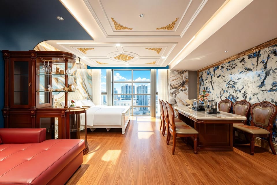 Beijing High-Rise Panoramic European International Mansion- Near Embassy District Forbidden City ,Temple of Heaven and Bar Street ,one-way PEK airport pick-up Express collection, free laundry, free coffee tourist ticket service Hotel in Beijing