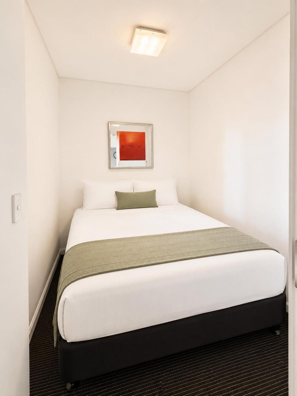 Southport Serenity Modern Coastal Stay Apartment in Main Beach