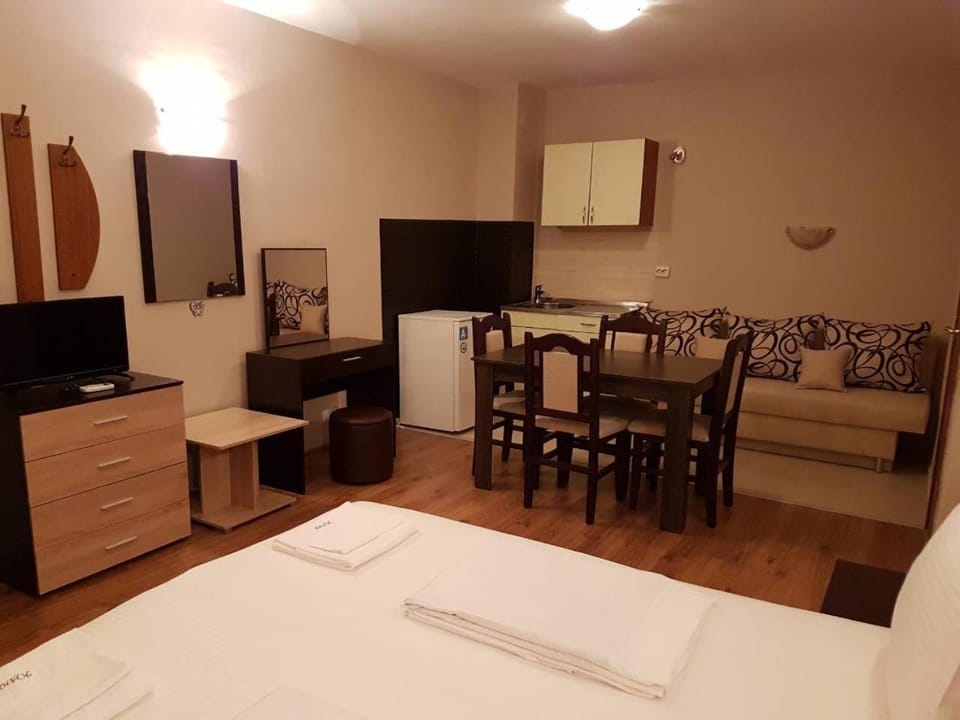Семеен хотел Юлия Hotel in Burgas Province