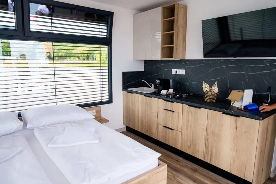 Houseboat Glamour & wellness House in Slovakia