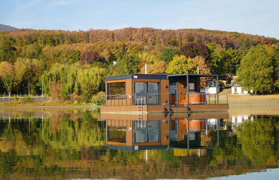 Houseboat Glamour & wellness House in Slovakia