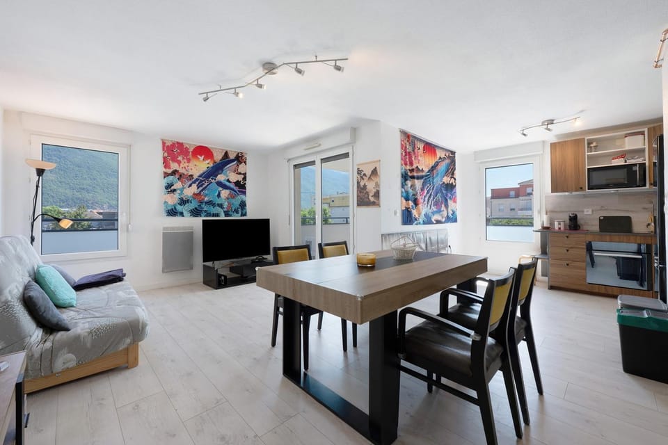 T3 Confort - Piscine et terrasse Apartment in Auvergne-Rhône-Alpes