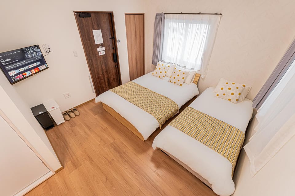 Bed, TV and multimedia, Bedroom, wardrobe