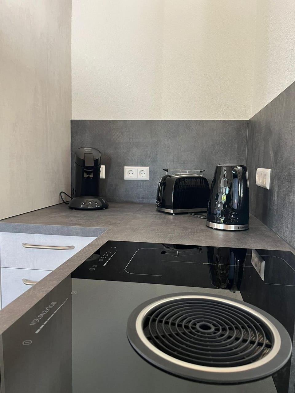 Kitchen or kitchenette, Living room