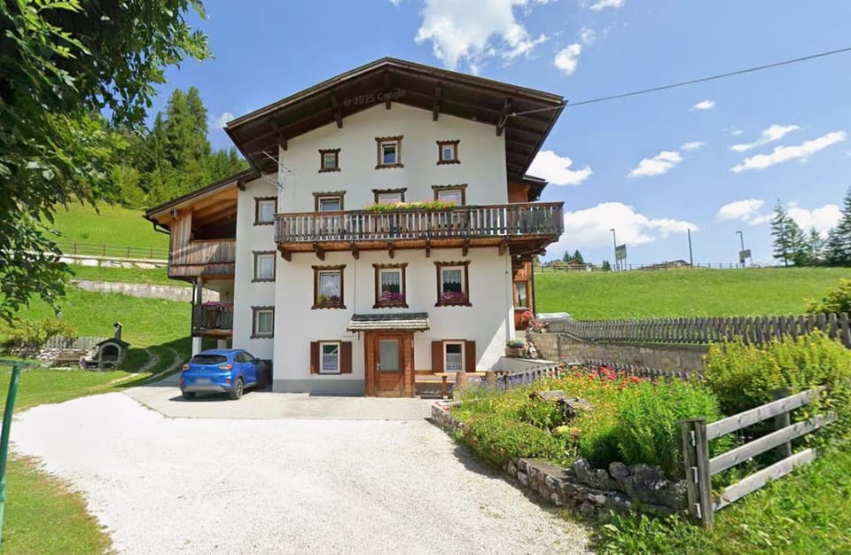 Camera a San Cassiano Apartment in Trentino-South Tyrol